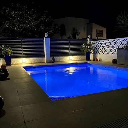 Jolie Maison Avec Sa Piscine Privee Wifi Empuriabrava Exteriér fotografie