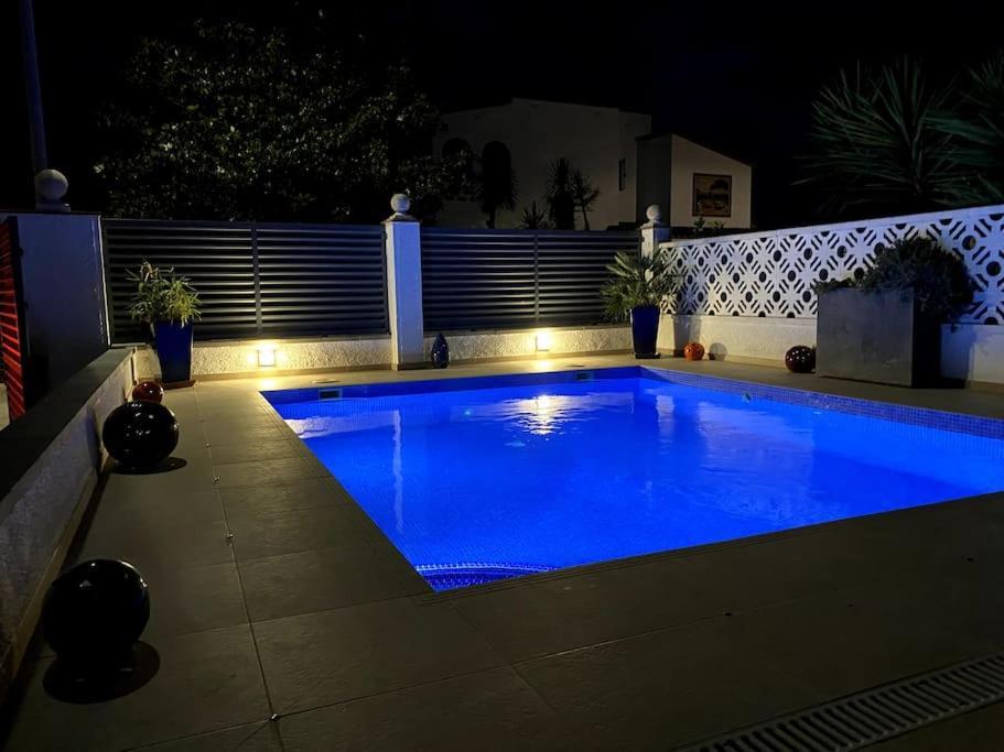 Jolie Maison Avec Sa Piscine Privee Wifi Empuriabrava Exteriér fotografie